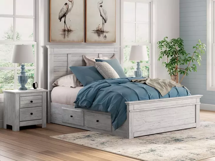 Fenderport Whitewash Panel Bedroom Set with 4 Side Drawer Storage