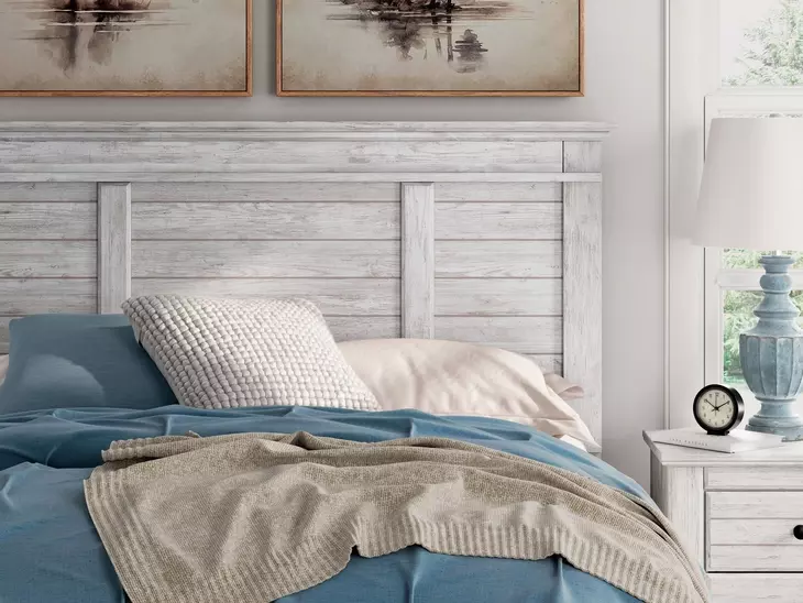 Allihauser Whitewash King Panel Bed