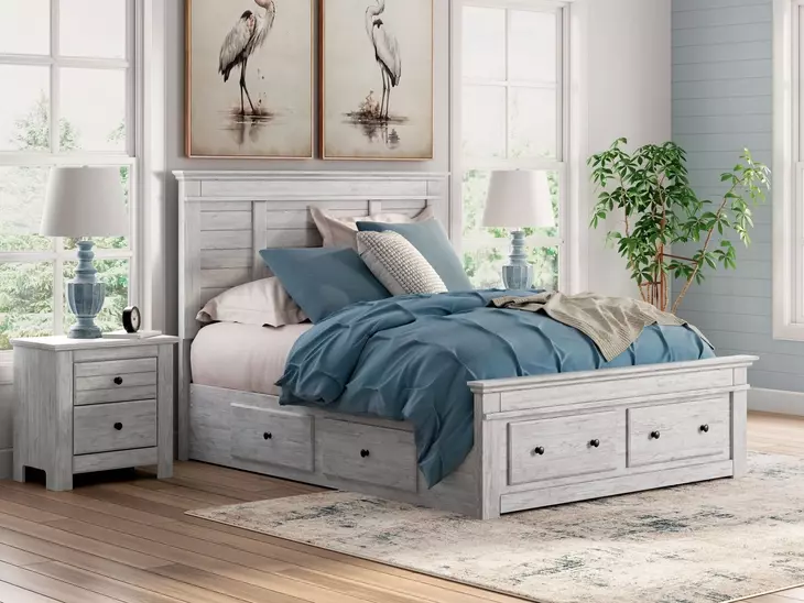 Fenderport Whitewash Panel Bedroom Set with Storage Footboard and 2 Side Drawer