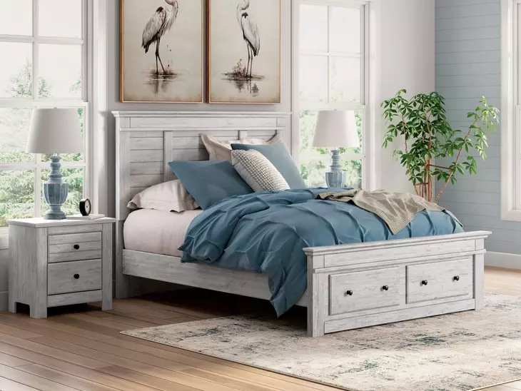 Fenderport Whitewash Panel Bedroom Set with Storage Footboard