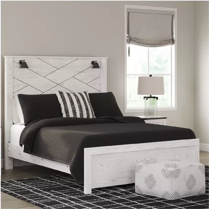 Gerridan White Queen Panel Bed