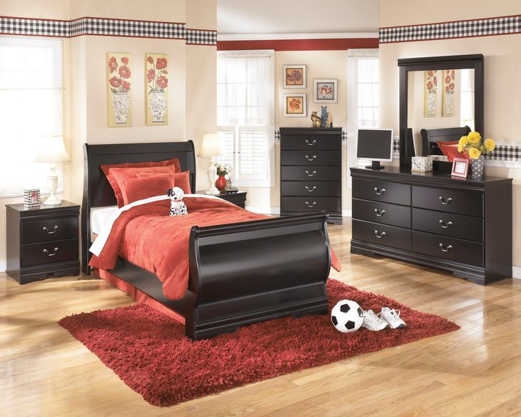 Huey Vineyard Black 6 Drawer Dresser and Rectangular Mirror