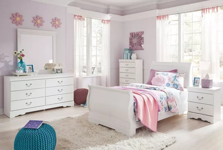 Anarasia White 6 Drawer Dresser and Rectangular Mirror