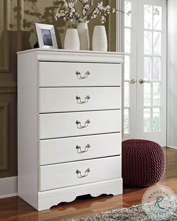 Anarasia White 5 Drawer Chest