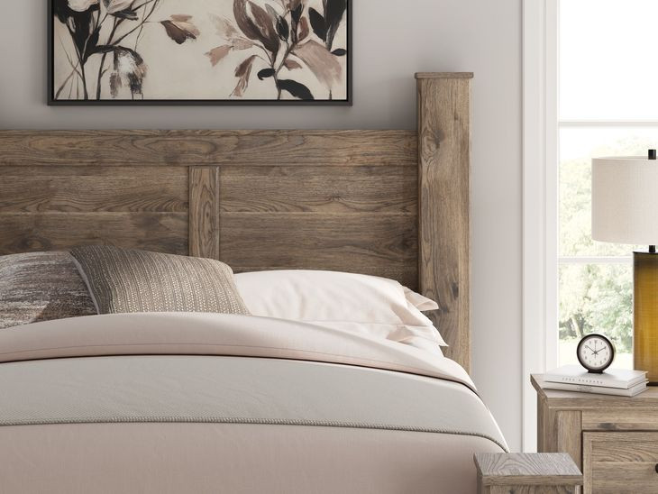 Stanziford Brown Queen Poster Bed