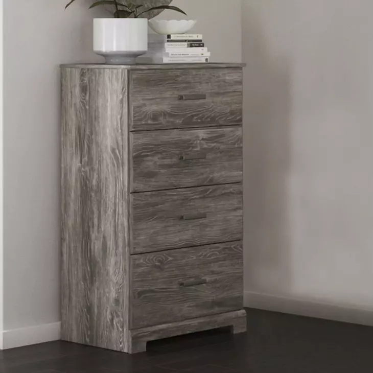 Ralinksi Gray 4 Drawer Chest