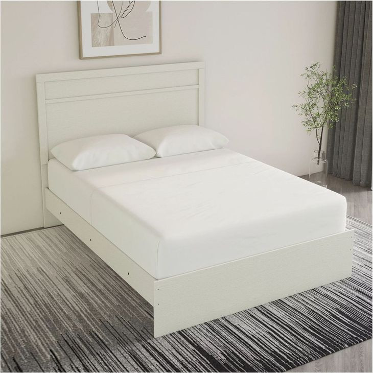 Stelsie White Queen Panel Bed