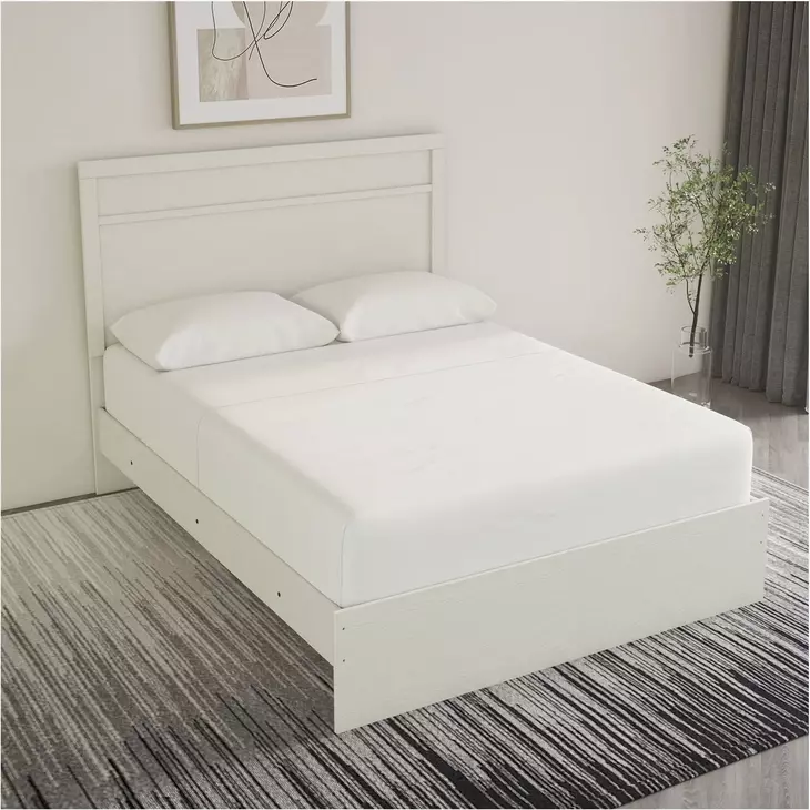 Stelsie White Queen Panel Bed