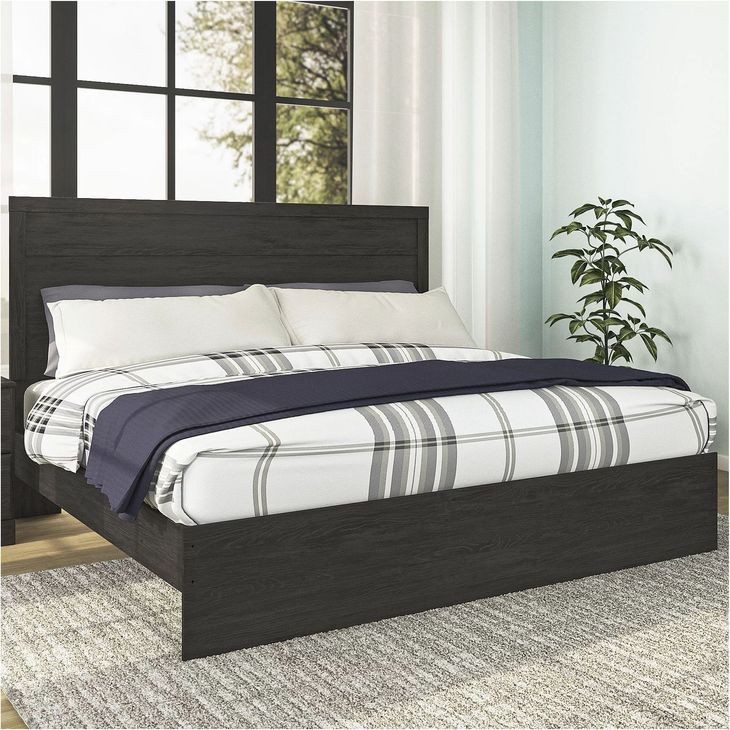 Belachime Black King Panel Bed