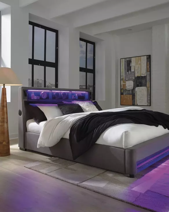 Wronske Gray Queen Upholstered Bed