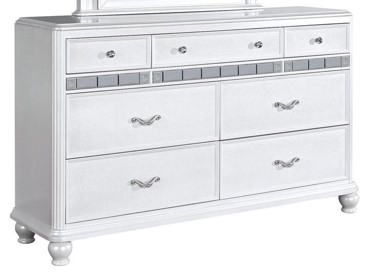 B00764 White 7 Drawer Dresser