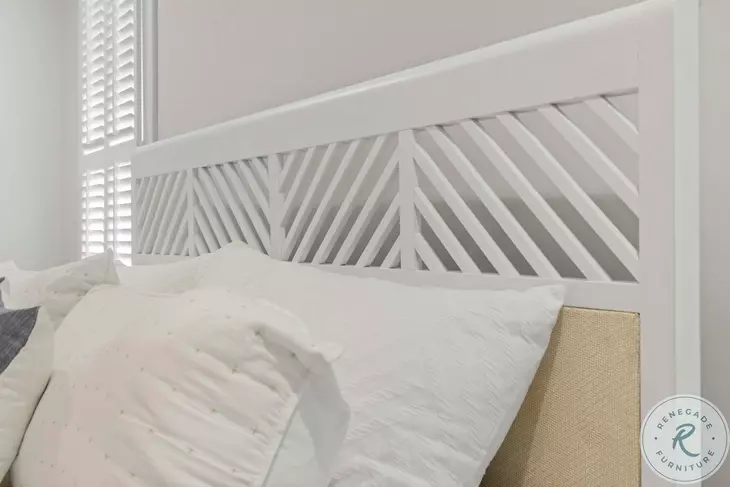 Oceanview Sand and Stark White Queen Panel Bed