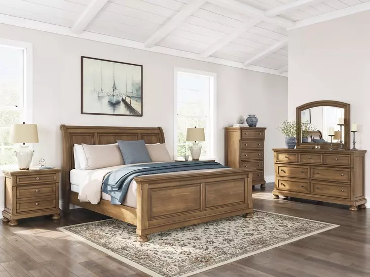 Vandenmore Medium Brown Dresser with Mirror