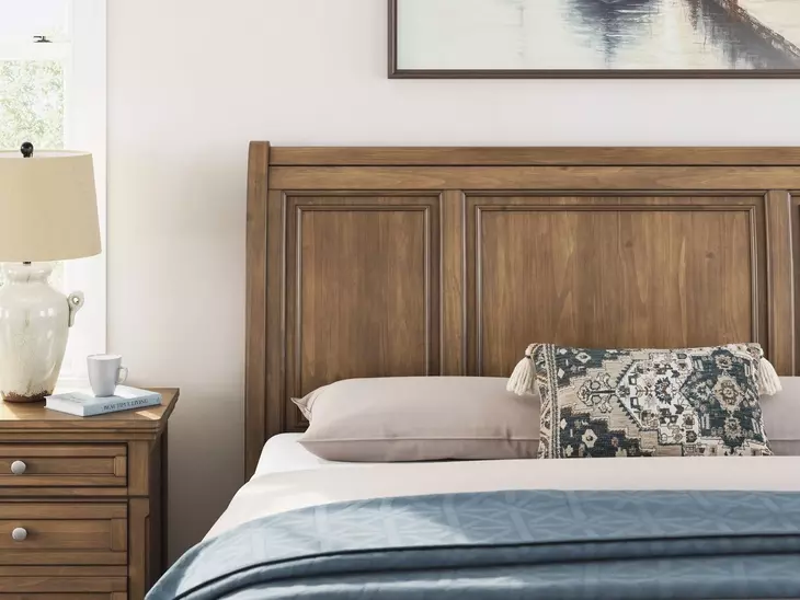 Vandenmore Medium Brown King Sleigh Panel Bed