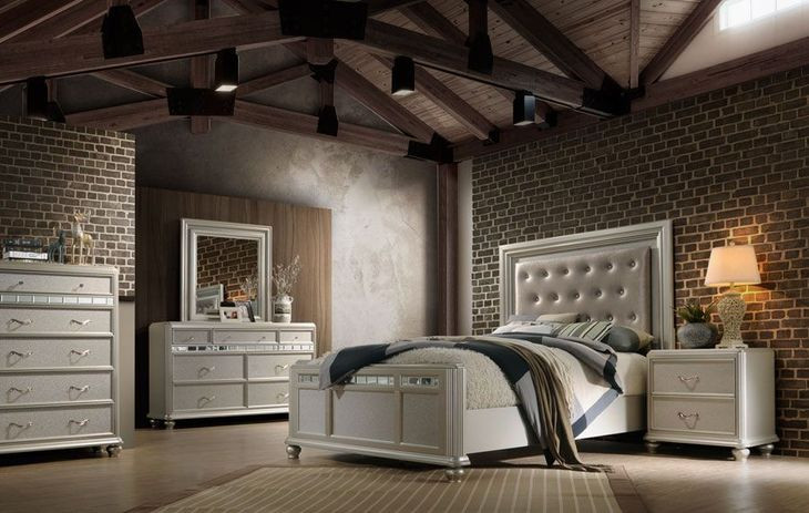 B0846J Silver Upholstered Panel Bedroom Set