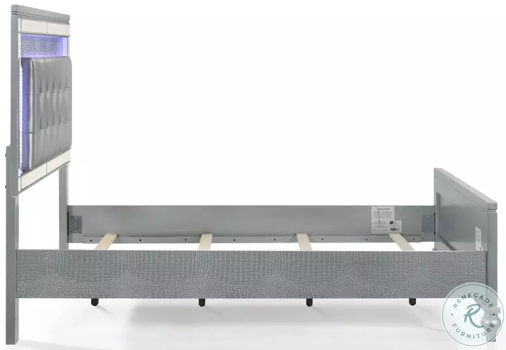 【セール中】1960年シルバープレィトヴァニティーセット VN0070 Valentino Silver Queen Upholstered Panel Bed from New Classic