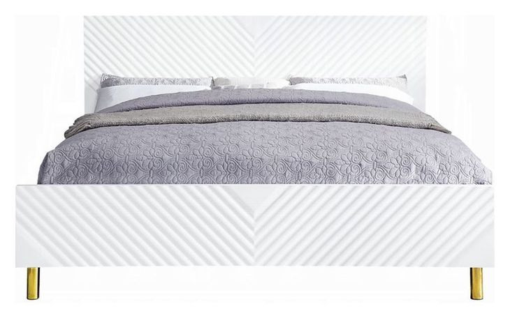 Gaines White King Panel Bed