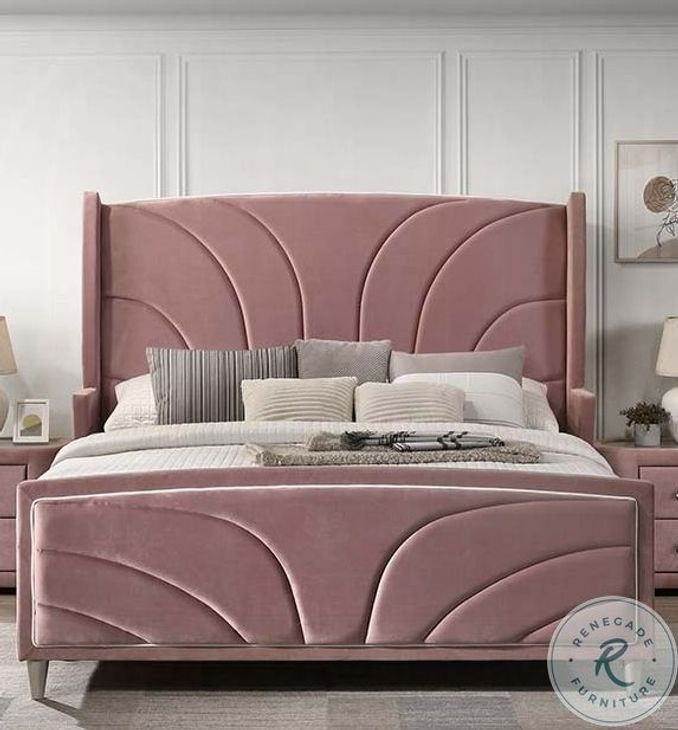 Salonia Pink Velvet Eastern King Upholstered Platform Bed