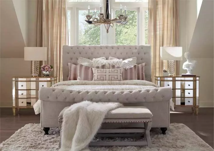Jackie Crepe Queen Upholstered Sleigh Bed