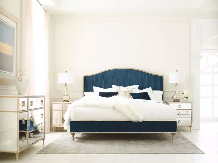 Fontainebleau Aglow Performance Fabric Upholstered Platform Bedroom Set