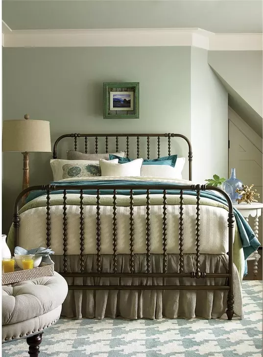 Riverhouse Brown Queen The Guest Room Metal Bed