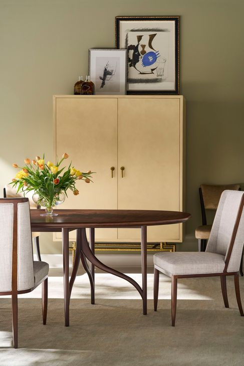 Quentin Brown 134" Extendable Oval Dining Table