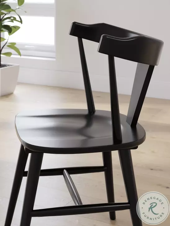 Gretlynn Natural And Black Rectangular Dining Room Set