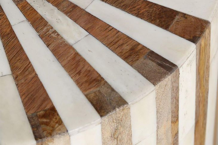 Crossings Downtown Amber Round Cocktail Table