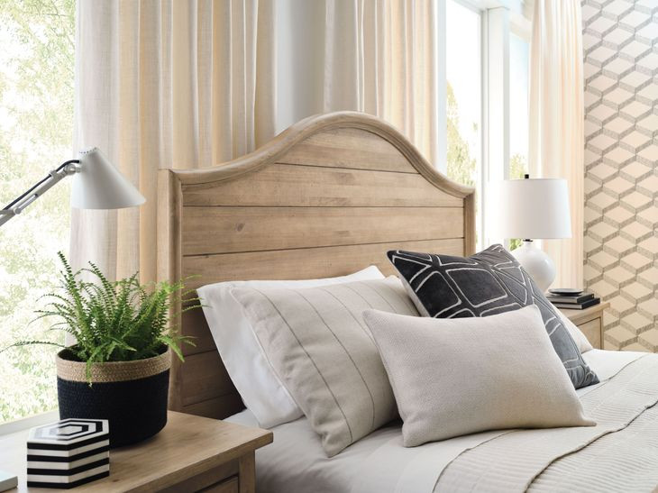 Woodlawn Oatmeal Queen Panel Bed