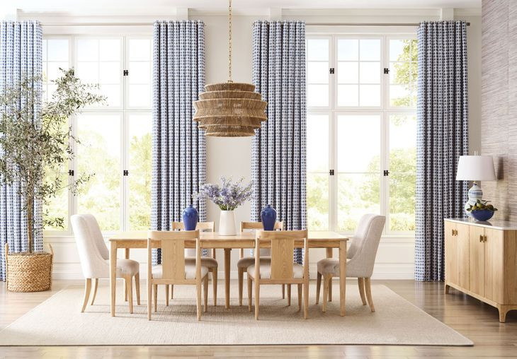 Hanover Ash Extendable Dining Room Set