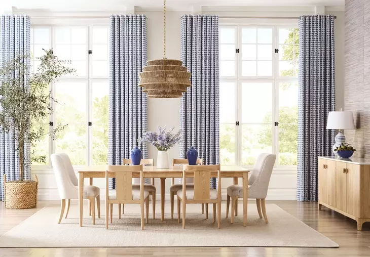 Hanover Ash Extendable Dining Room Set