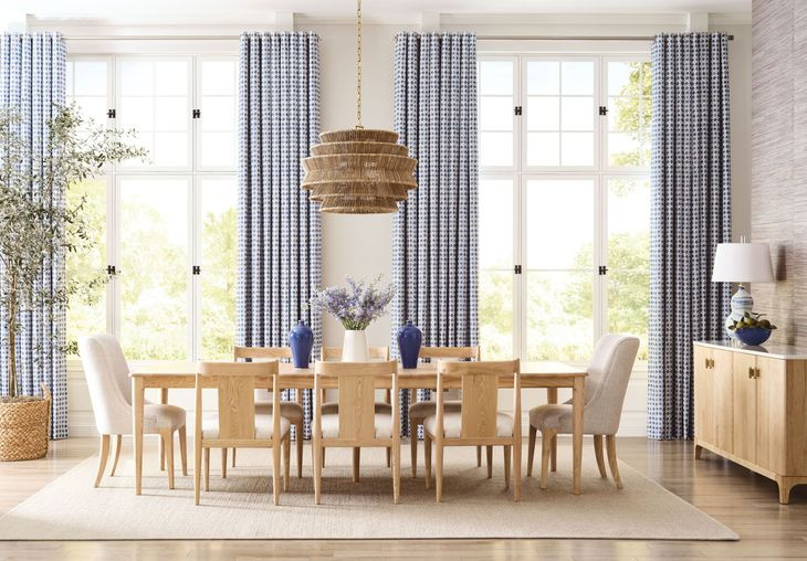 Hanover Ash Extendable Dining Room Set