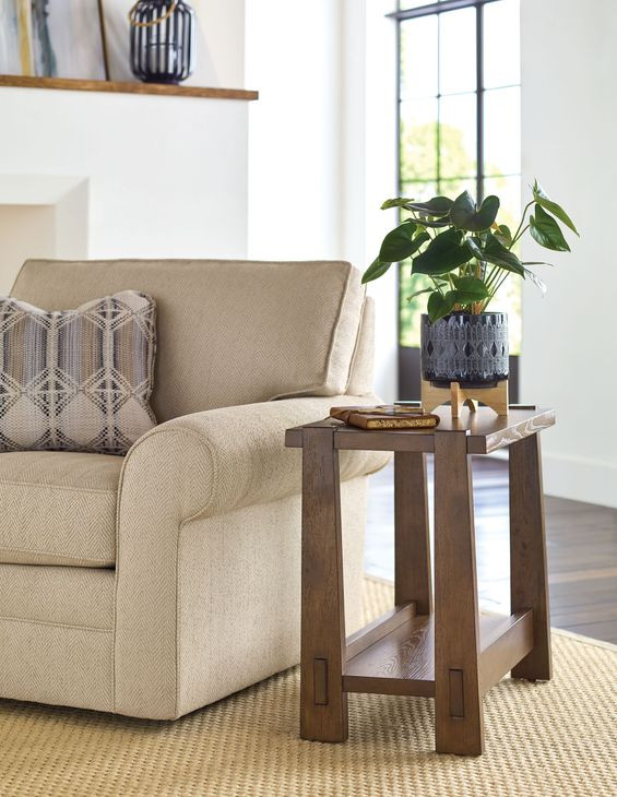 Thornton Medium Stain Rectangular Chairside Table