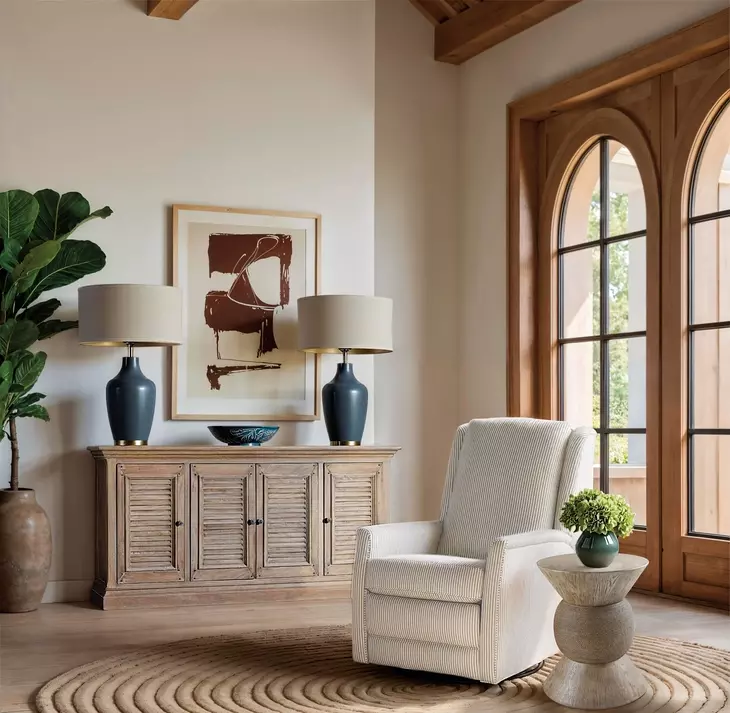 Commerce And Market Light Natural Wood Round Robin Accent Table