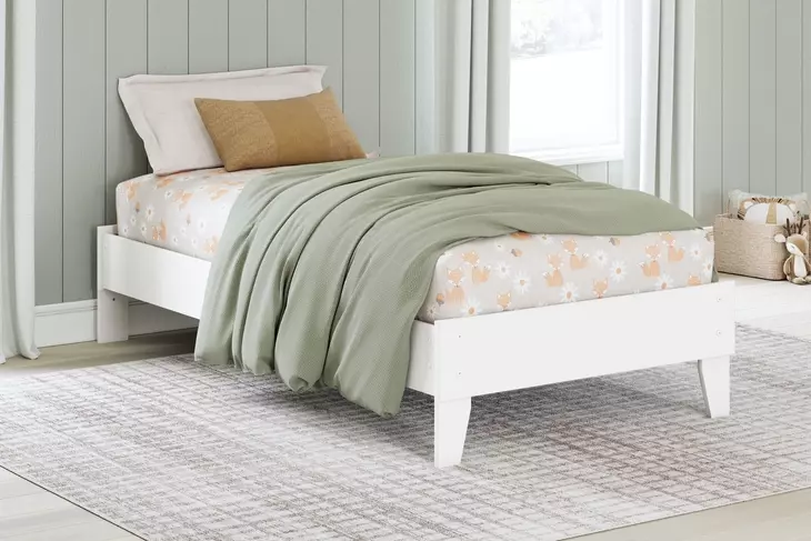 Hallityn Matte White Twin Platform Bed