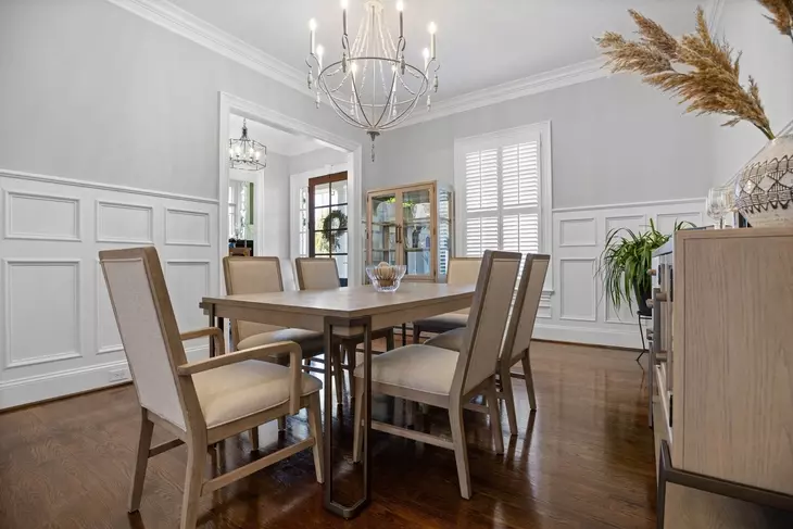 Rio Vista Muted Earth Tones and Clay Extendable Rectangular Dining Room Set