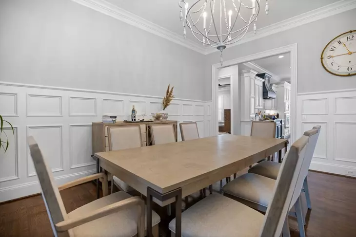 Rio Vista Muted Earth Tones and Clay Extendable Rectangular Dining Room Set
