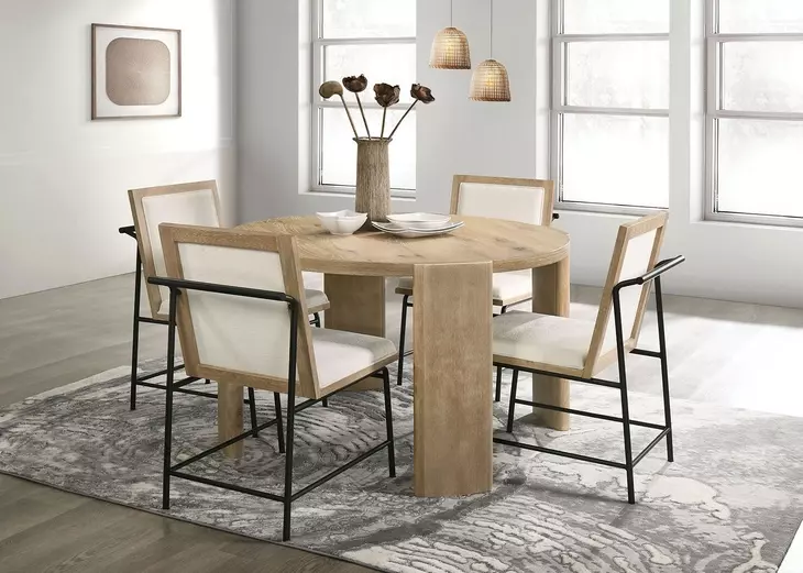 Edenbridge Oak 47" Round Dining Table