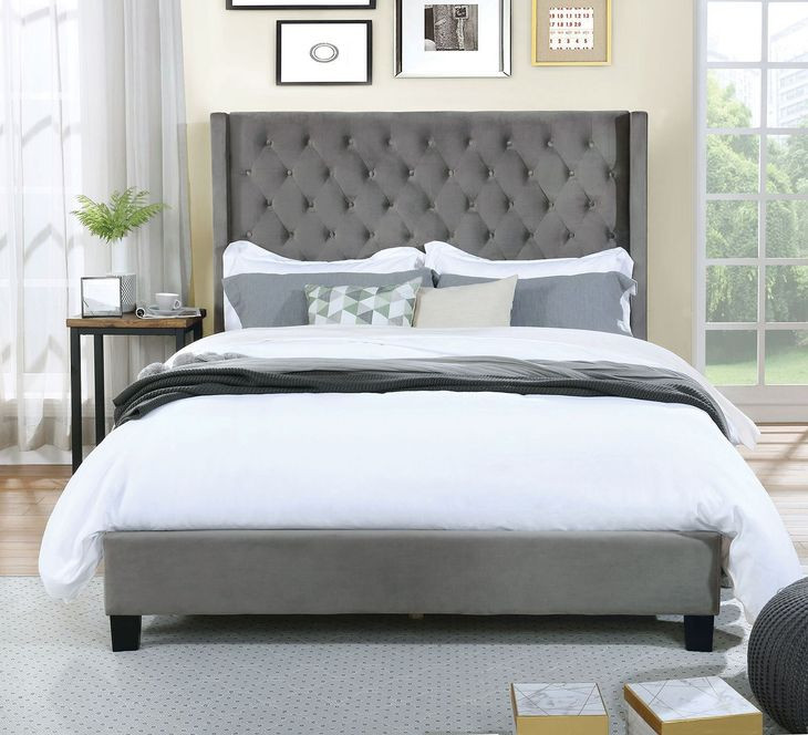 Ryleigh Gray Queen Upholstered Platform Bed