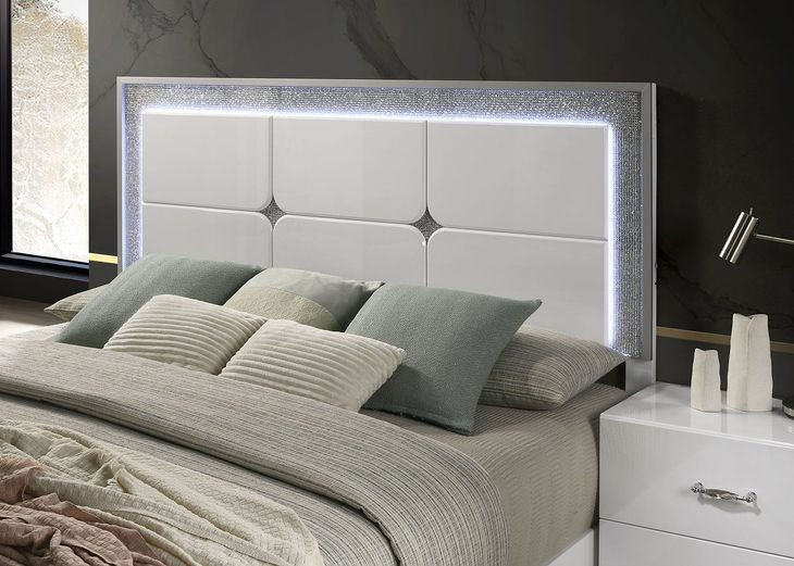Stoholm White Full Platform Bed with LED