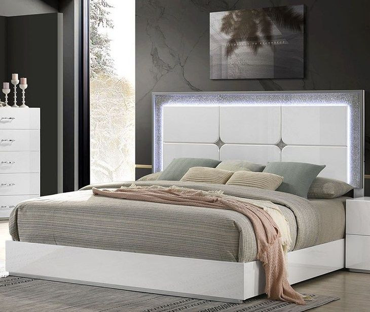 Stoholm White Full Platform Bed with LED