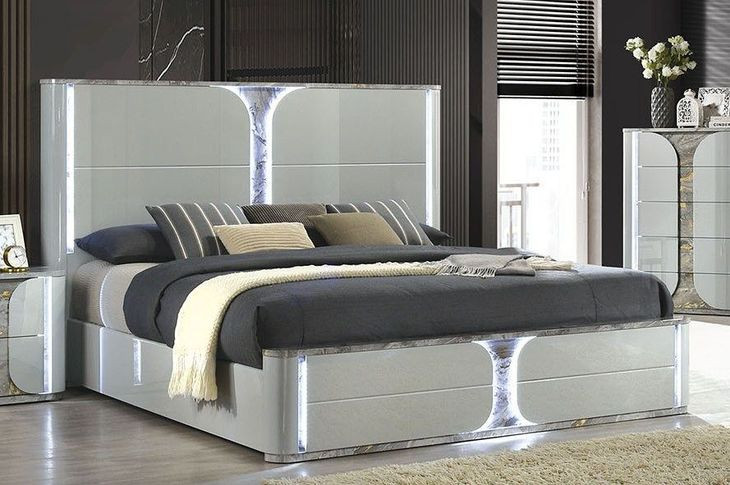Cleburne Light Gray King Panel Bed with LED
