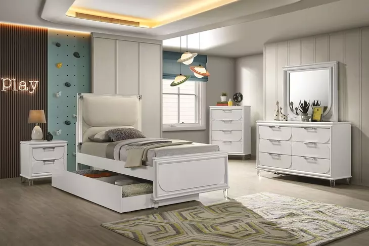 Lareina Pearl White Youth Panel Bedroom Set with Trundle