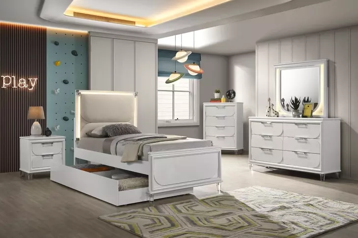 Lareina Pearl White 6 Drawer Dresser