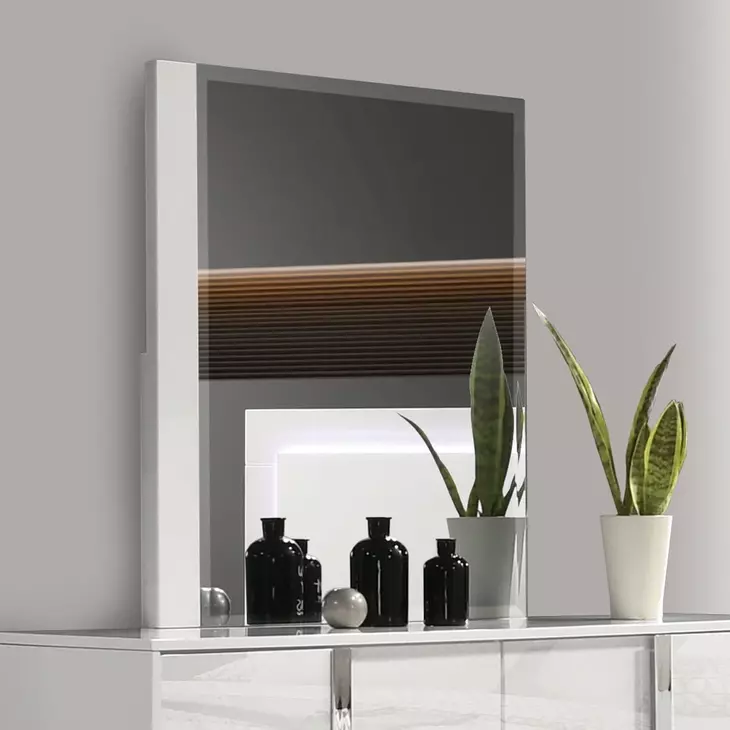Sinistra White Platform Bedroom Set with LED Light