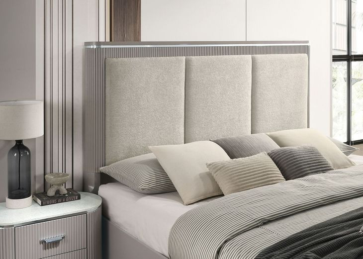 Aldridge Light Gray Queen Upholstered Panel Bed
