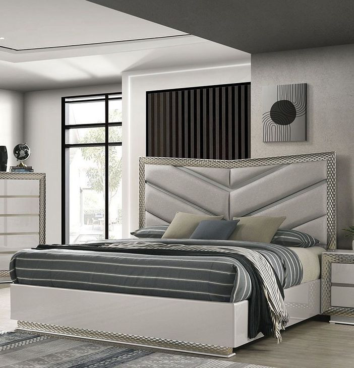 Ventnor Gray Queen Upholstered Platform Bed with LED Light