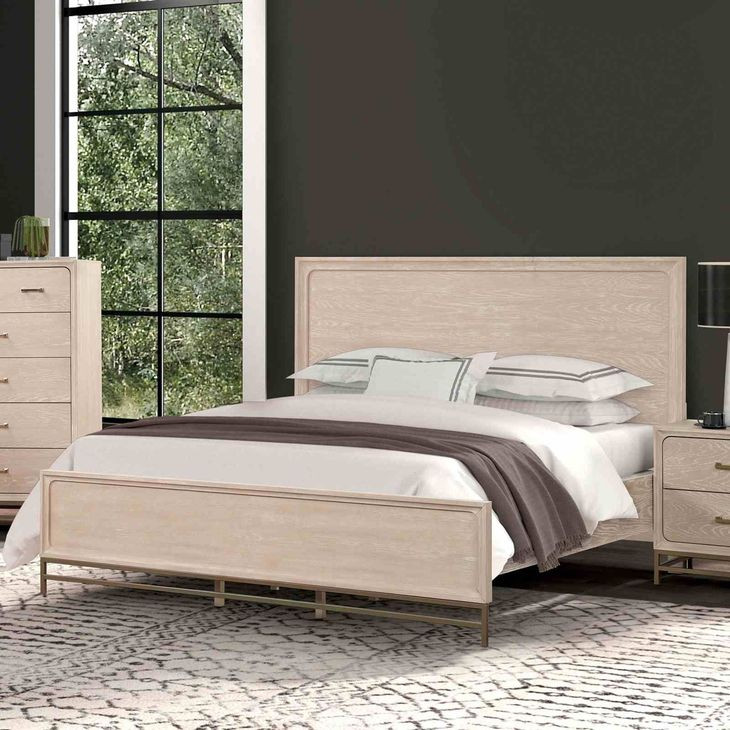 Sandnes Light Oak King Panel Bed