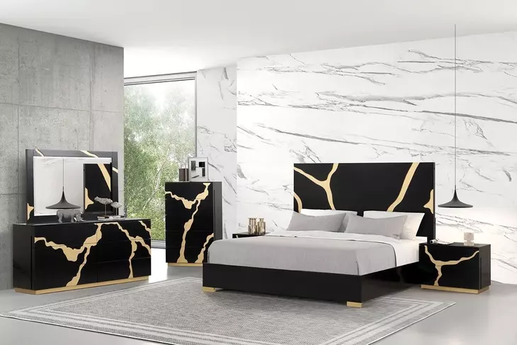 Goldsberg Black and Gold Panel Bedroom Set