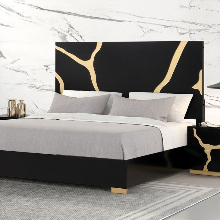 Goldsberg Black and Gold King Platform Bed